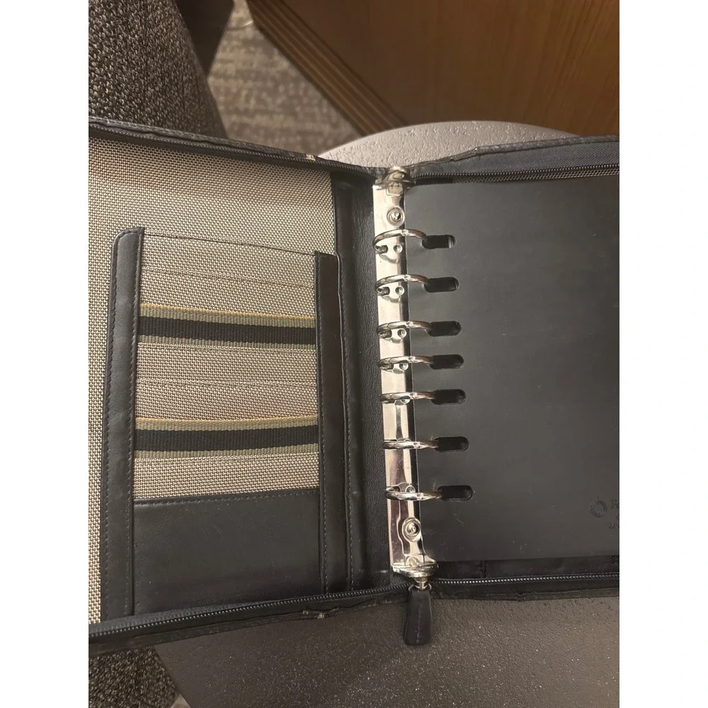 Franklin Covey Black Full Grain Leather Zippered Planner Binder 31747 577